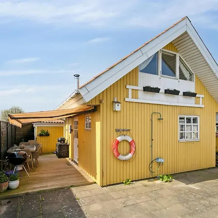 Asgerd - 20m From The Sea By Interhome *