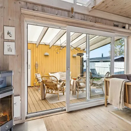 Asgerd - 20m From The Sea By Interhome *